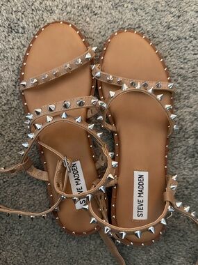 Steve Madden Tan Pyramid-Stud Ankle-Strap Sandals